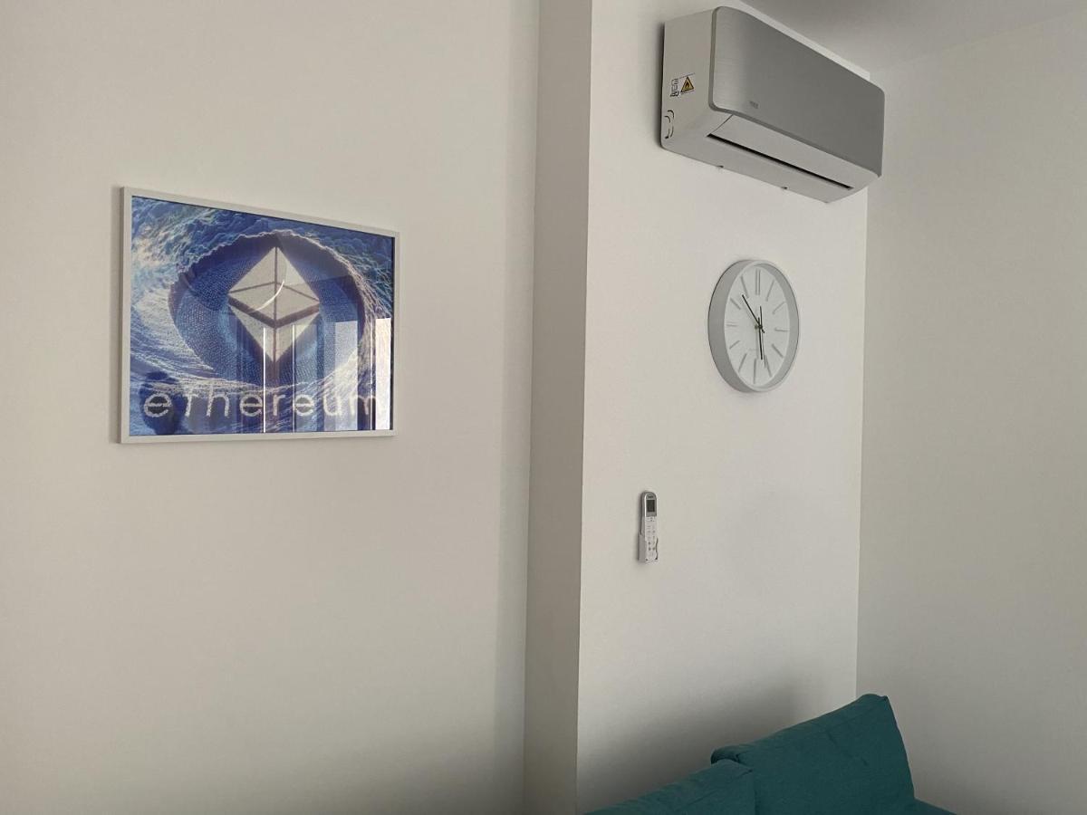 Bitcoin And Ethereum Deluxe Apartments Bar Extérieur photo
